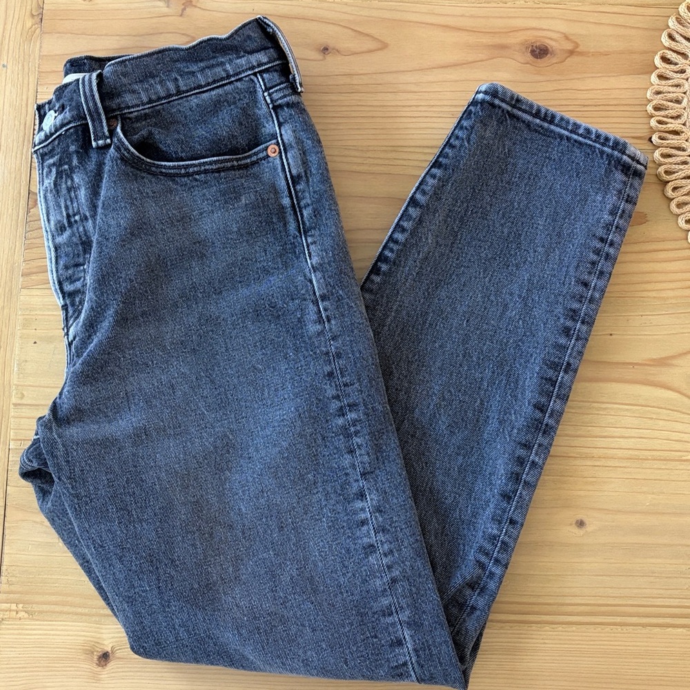 Levi’s Wedgie Straight fit jeans stonewash gray women’s Size 26 classic